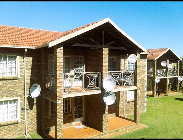 2 BEDROOM APARTMENT FOR SALE IN DIE HOEWES